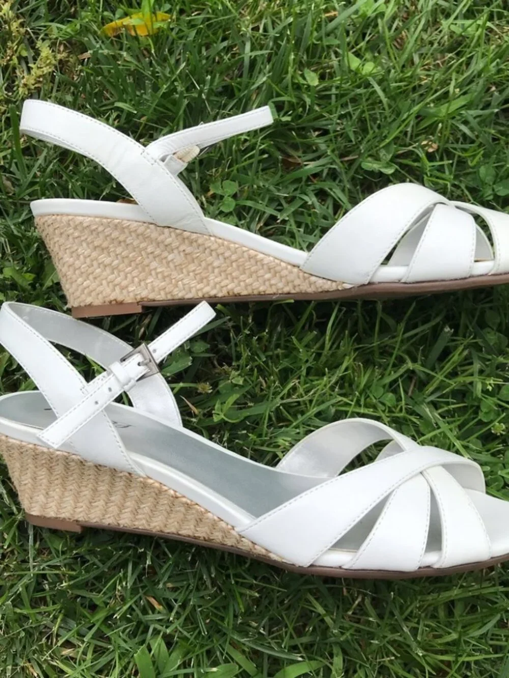 💕 3/$25 💕 Trotters Low Wedge Sling Back Sandals Size 9-1/2 N